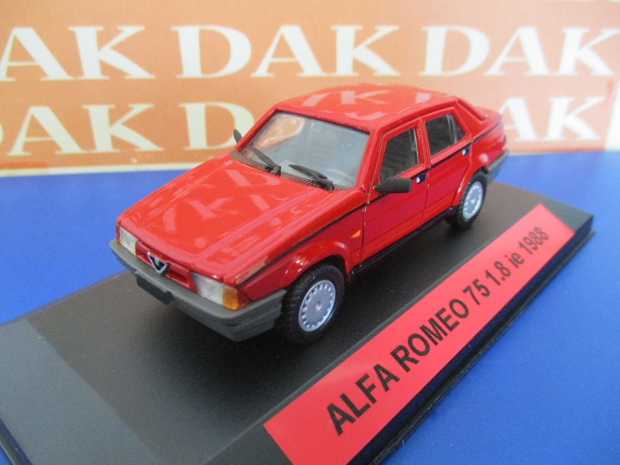 Die cast 1/43 Modellino Auto Alfa Romeo 75 1.8 ie 1988 rossa