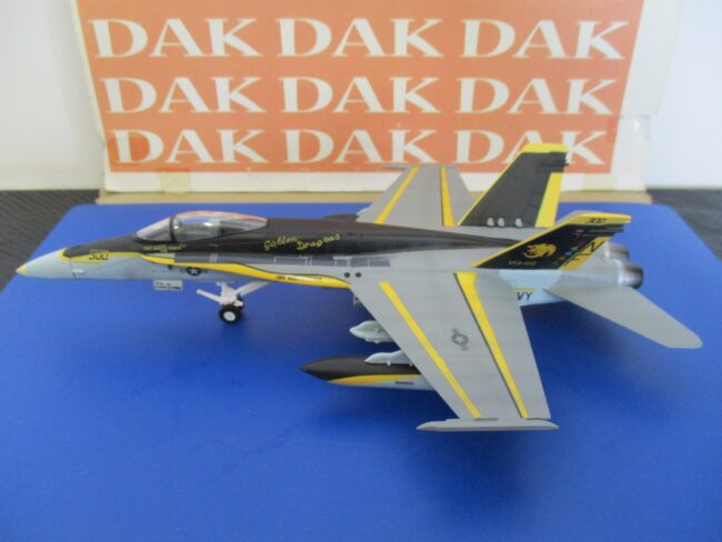 1/72 Modellino Aereo Aircraft F/A-18C  Hornet US Navy VFA-192 NF-300 Easy Model - immagine 2