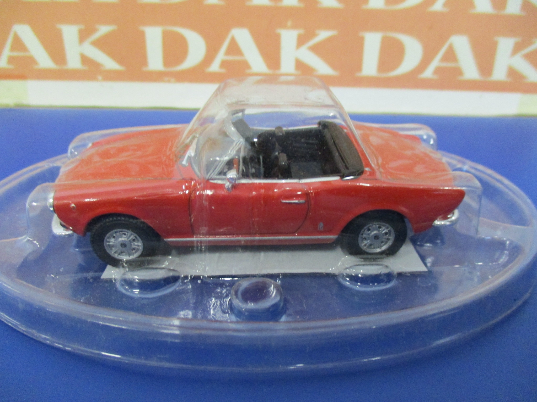 Modellino auto scala 1:43 Burago FIAT 124 SPIDER diecast modellismo  collezione