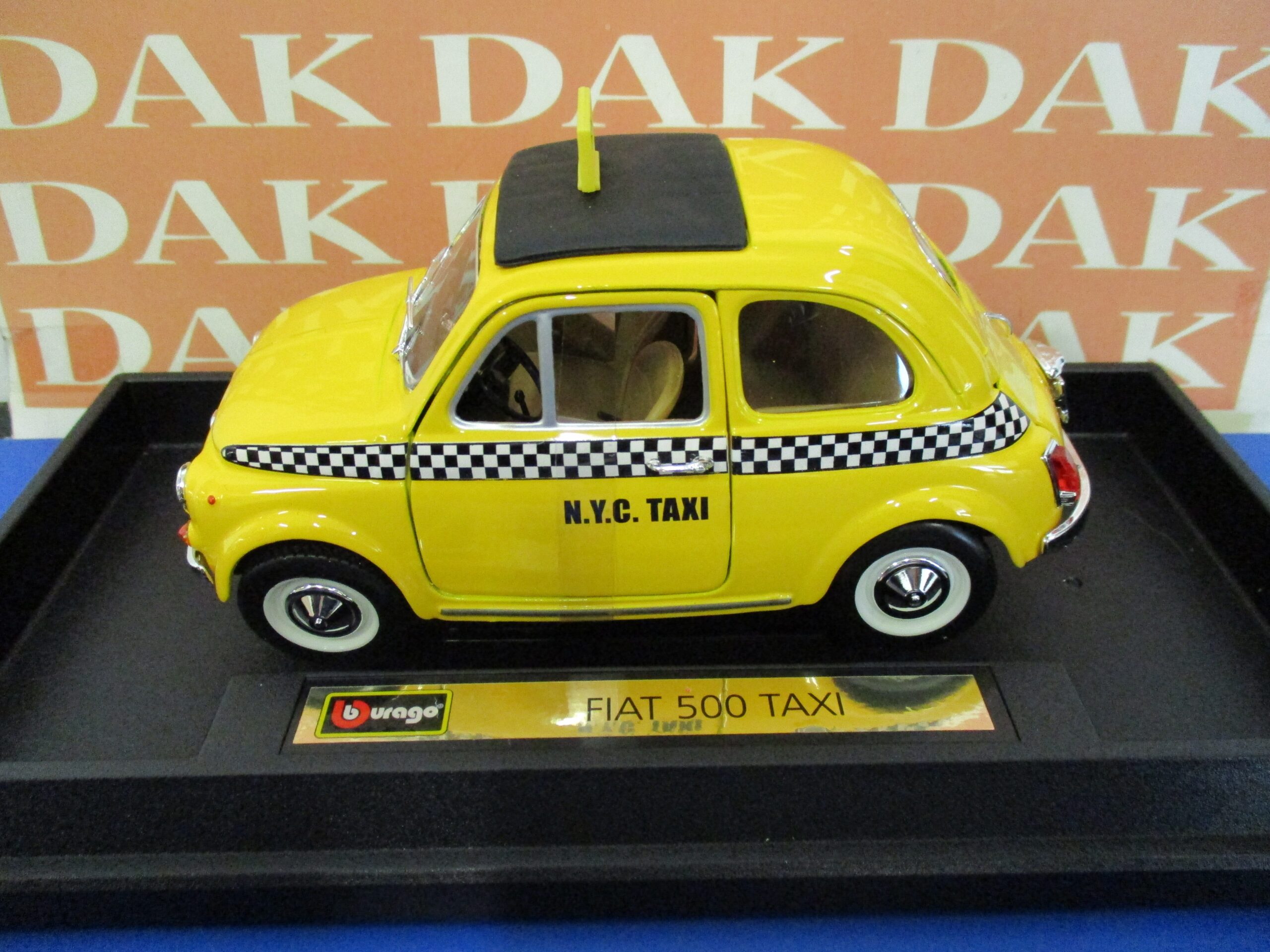 Die cast 1/24 Modellino Auto Fiat Abarth 500 by Burago - Dak Mantova sas