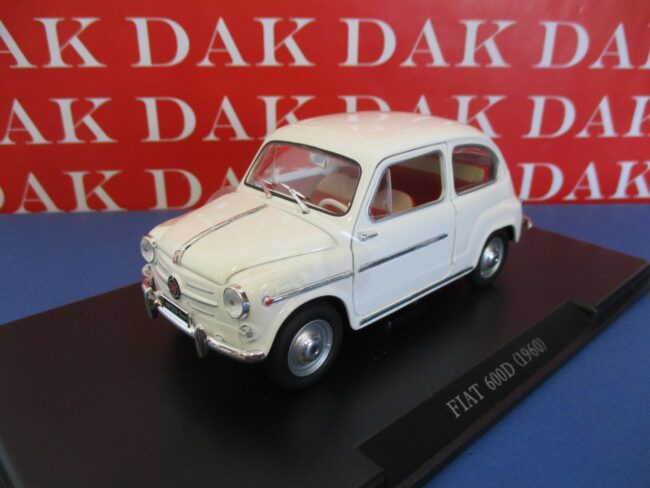 Die cast 1/24 Modellino Auto Fiat 600 D 1960 bianca