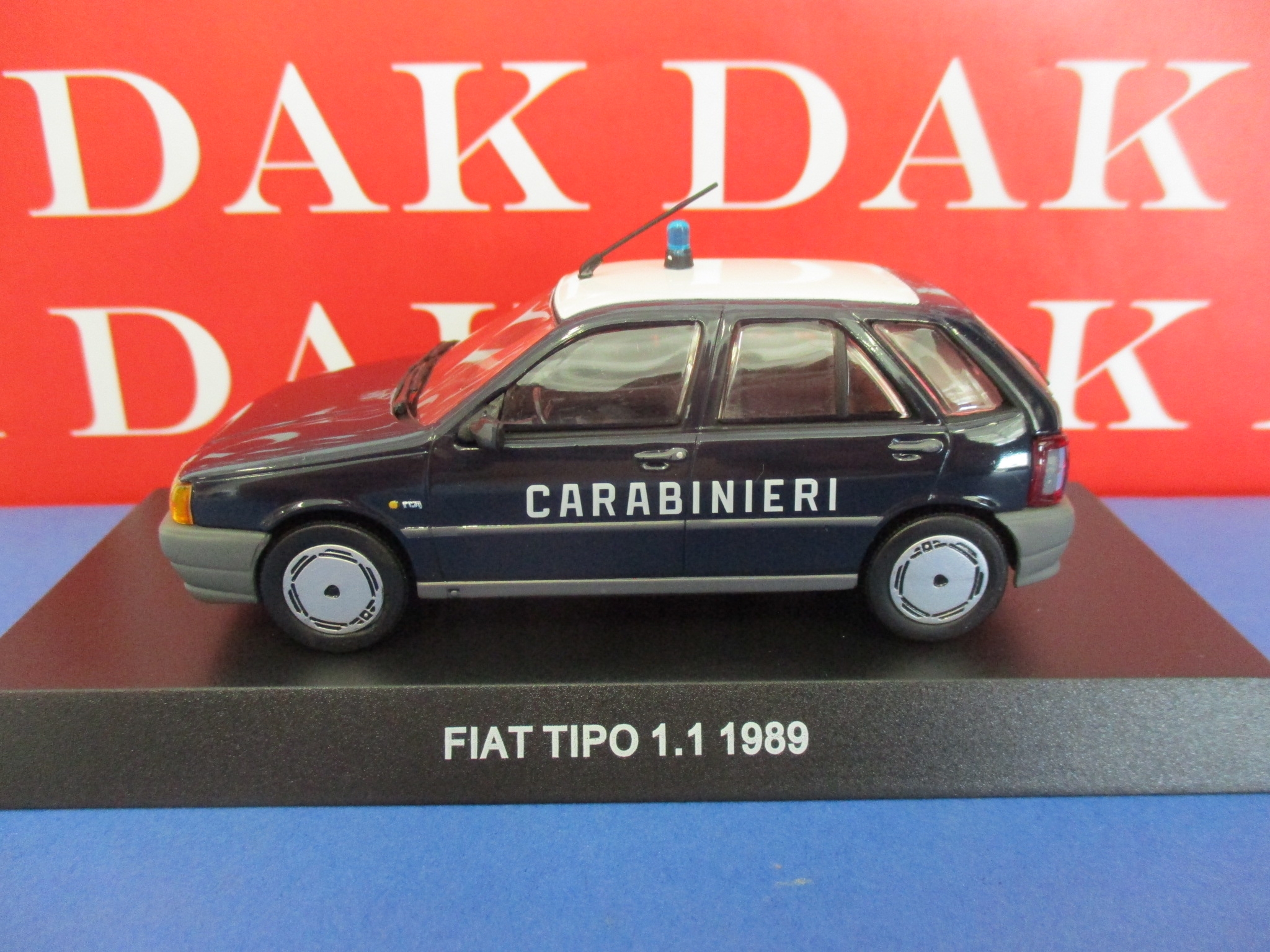 1989 Die cast 1/43 carabinieri Fiat Tipo 1.1 car model