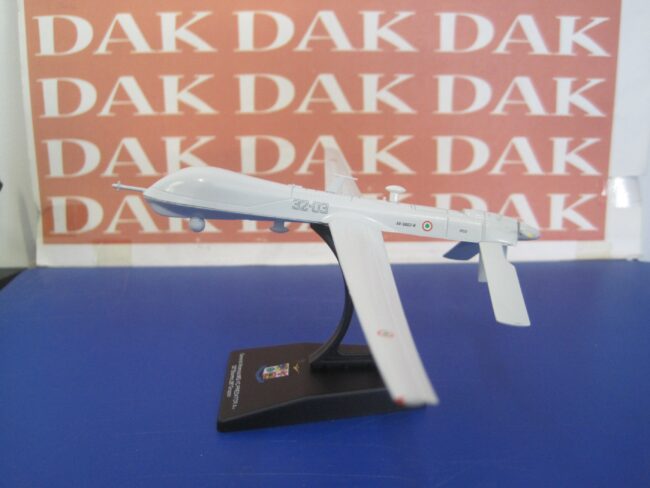 Die cast 1/100 Modellino Aereo Drone General Atomics MQ-1C Predator A+ 32 Stormo