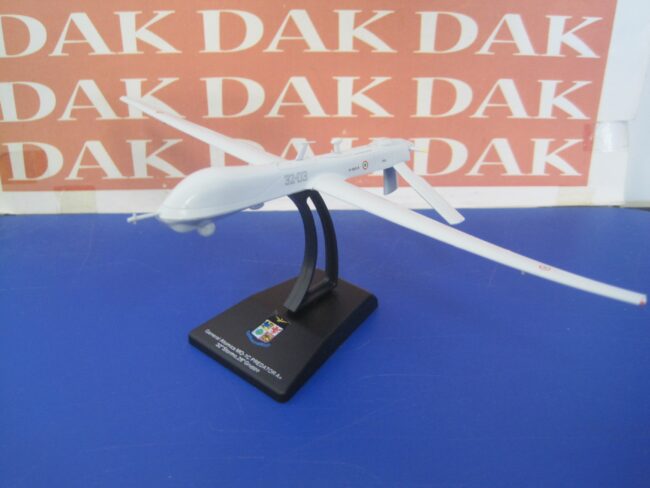 Die cast 1/100 Modellino Aereo Drone General Atomics MQ-1C Predator A+ 32 Stormo - immagine 2