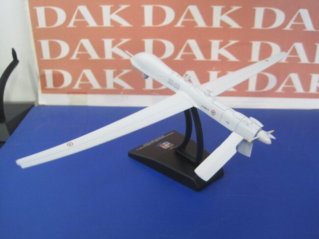 Die cast 1/100 Modellino Aereo Drone General Atomics MQ-1C Predator A+ 32 Stormo - immagine 3