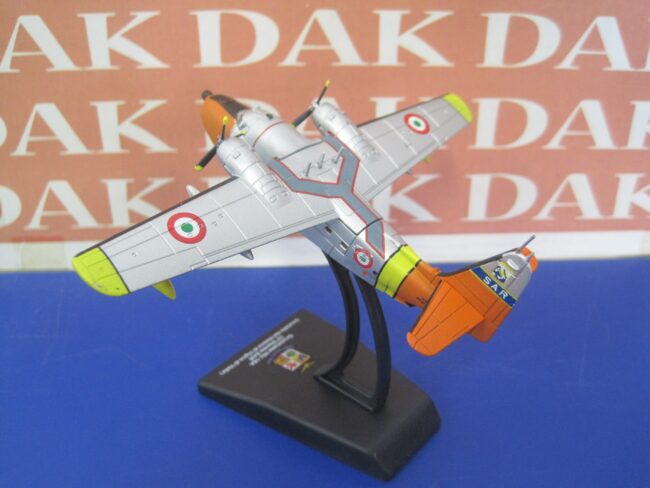 Die cast 1/200 Modellino Aereo Aircraft Grumman HU-16 Albatross 15 Stormo SAR - immagine 3