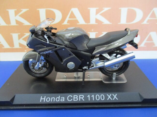 Die cast 1/24 Modellino Moto Honda CBR 1100 XX - immagine 2