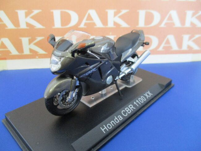 Die cast 1/24 Modellino Moto Honda CBR 1100 XX