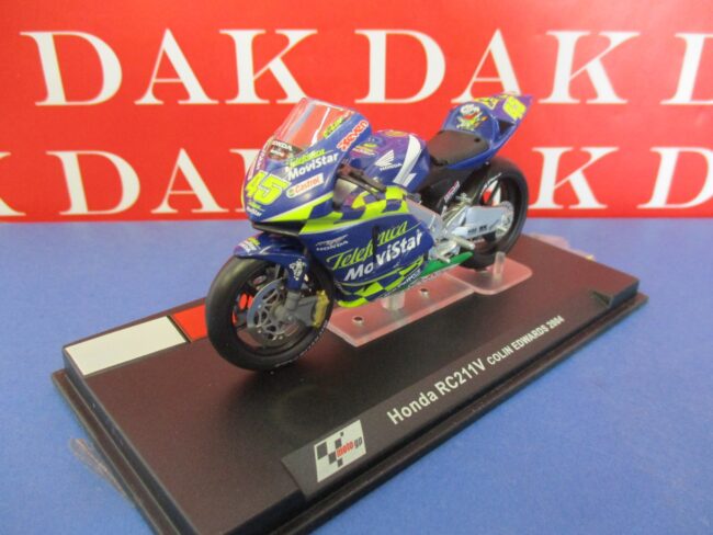 Die cast 1/24 Modellino Moto GP Honda RC211V Colin Edwards 2004