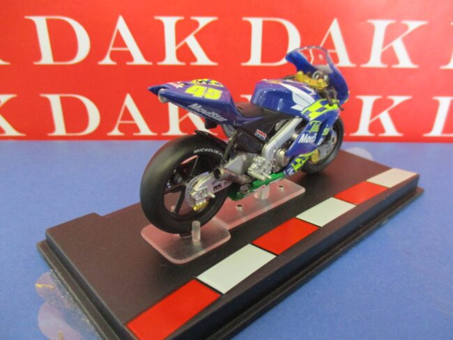 Die cast 1/24 Modellino Moto GP Honda RC211V Colin Edwards 2004 - immagine 3