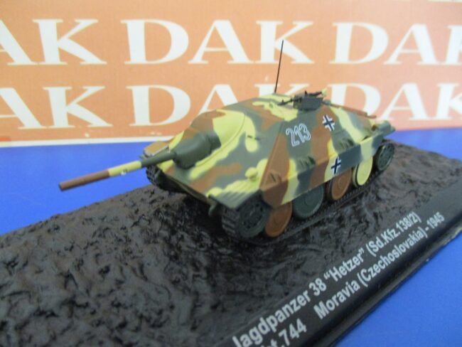 Diecast 1/72 Tank Jagdpanzer 38 Hetzer (Sd.Kfz.138-2) Pz.Jg.Abt.744 Moravia 1945 - immagine 2