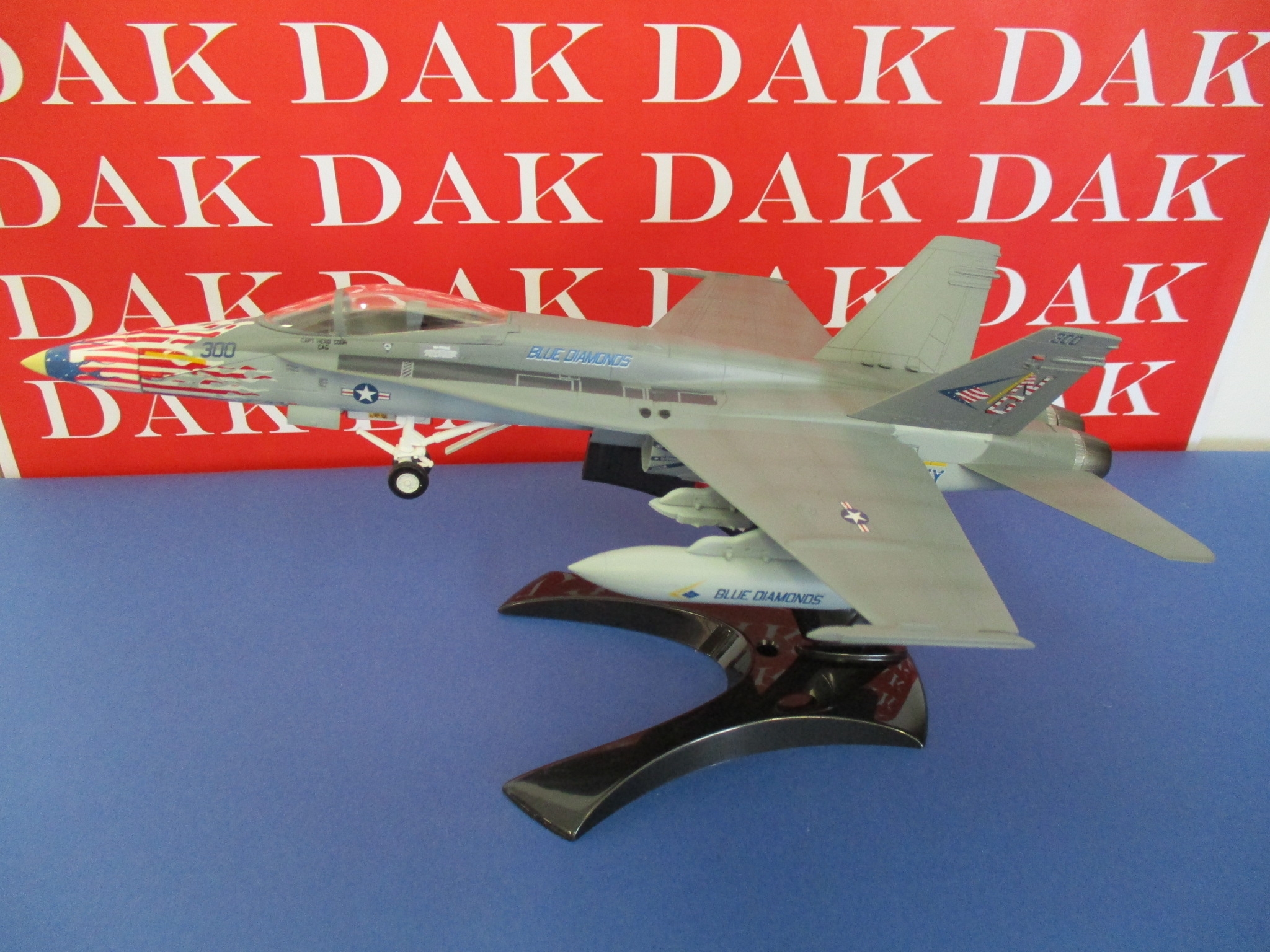 1/72 Modellino Aereo McDonnell Douglas F-A 18C Hornet US Navy VFA 146 NG 300