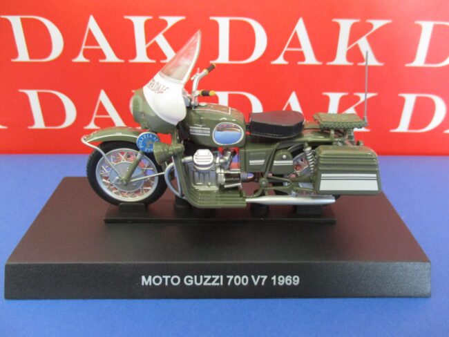 Die cast 1/24 Modellino Moto Polizia Police Moto Guzzi 700 V7 1969