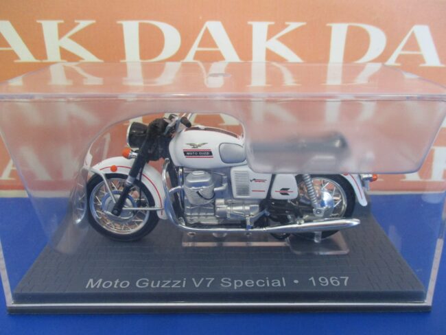 Die cast 1/24 Modellino Moto Guzzi V7 Special 1967 - immagine 4