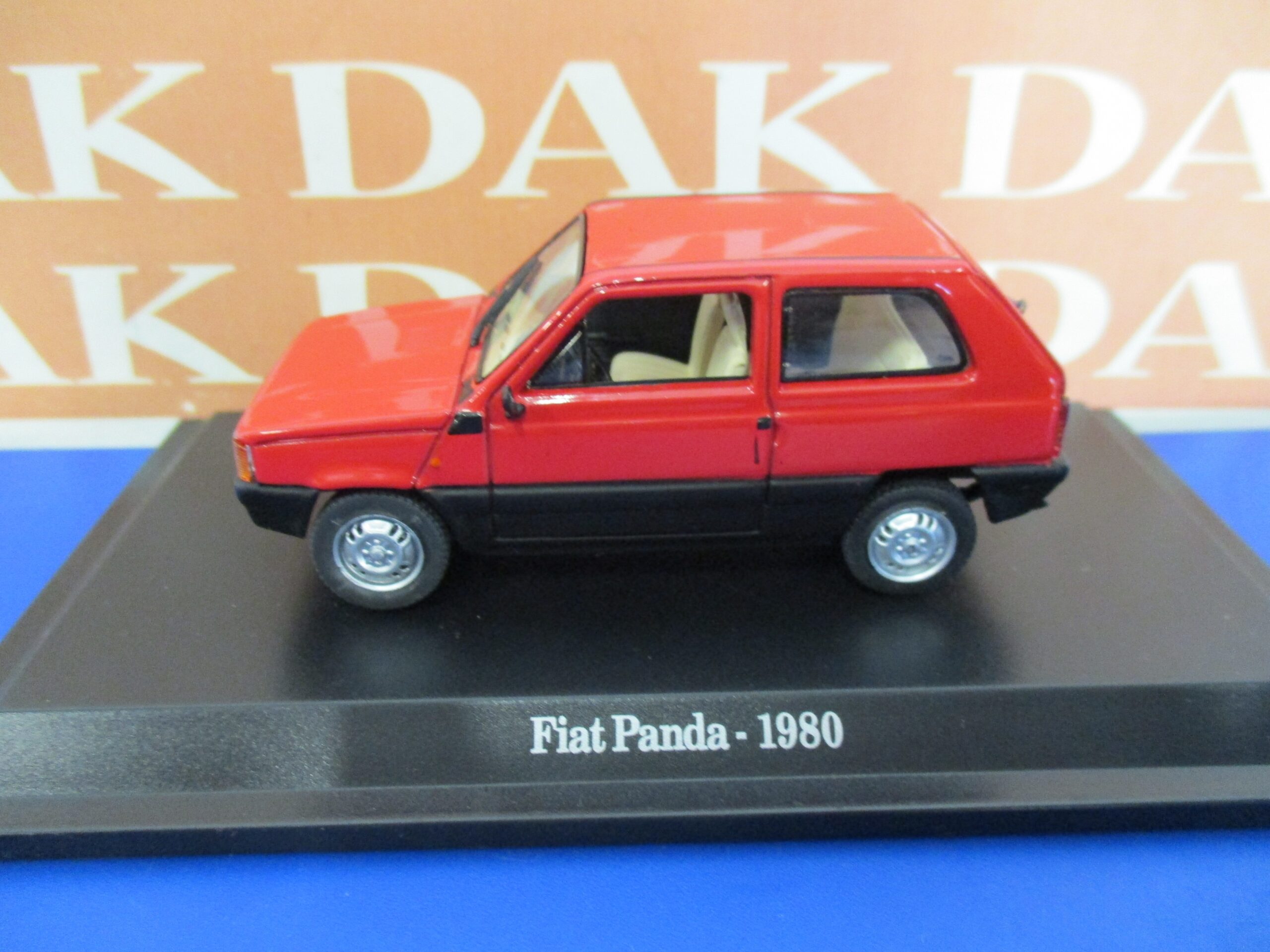 Minichamps 1:43 Fiat Panda Année de construction 1980 crème blanche / gris  940121401 modèle voiture 940121401 4012138751644