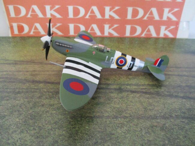 Die cast 1/72 Modellino Aereo Supermarine Spitfire MK.IXB D-Day P-H.Clostermann