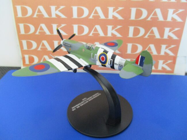 Die cast 1/72 Modellino Aereo Supermarine Spitfire MK.IXB D-Day P-H.Clostermann - immagine 3