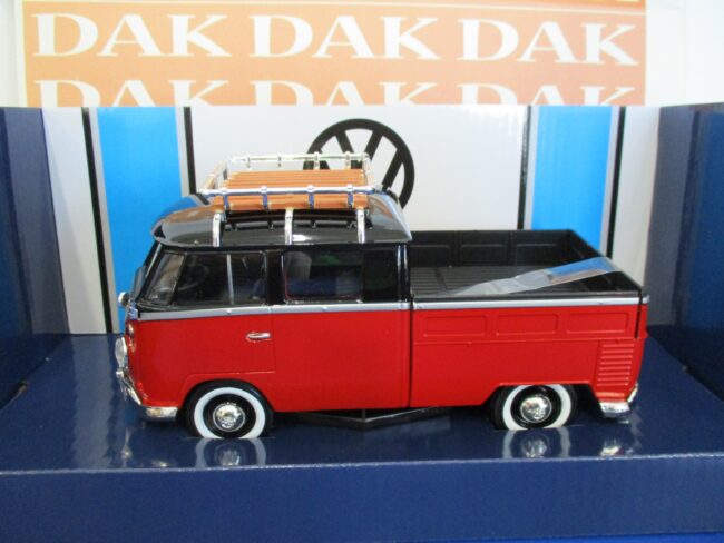 Die cast 1/24 Modellino Furgone Volkswagen T1 Pick Up Rosso Nero by Motor Max - immagine 2