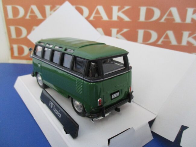 Die cast 1/43 Modellino Furgone Volkswagen T1 Samba verde by Cararama - immagine 3