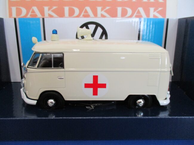 Die cast 1/24 Modellino Furgone Volkswagen T1 Van Ambulanza Ambulance 1962 - immagine 2