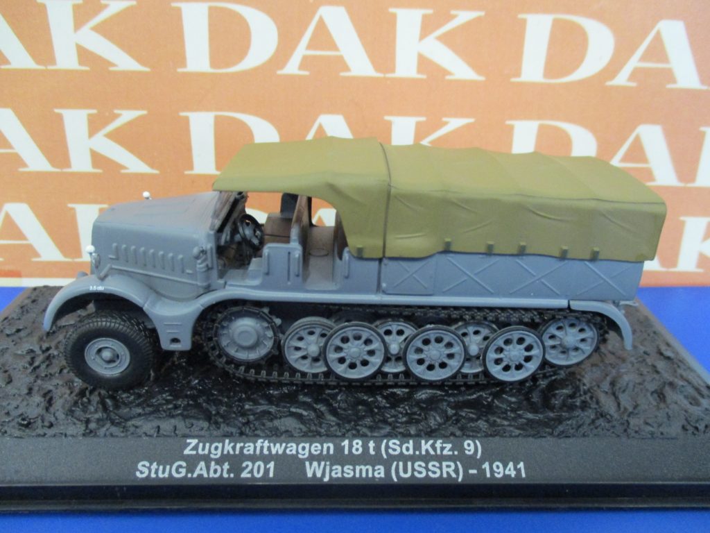 Diecast 1/72 Tank Zugkraftwagen (Sd.Kfz.9) 18T Famo StuG.Abt.201 USSR ...