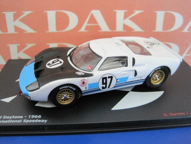 Die cast 1/43 Ford GT MKII 24H Daytona 1966 by Ixo