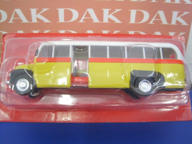 Die cast 1/43 Pullman Autobus Ford Thames ET7 Malta 1952 by Ixo