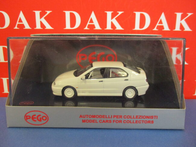 Die cast 1/43 Modellino Auto Alfa Romeo 146 corsa bianca by Pego - immagine 5