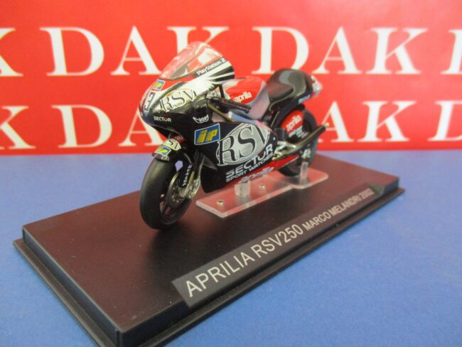 Die cast 1/24 Modellino Moto GP Aprilia RSV250 Marco Melandri 2002 - immagine 2