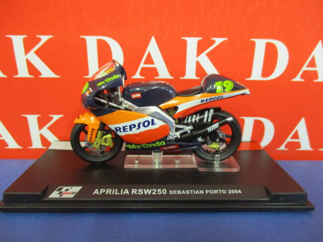 Die cast 1/24 Modellino Moto GP Aprilia RSW250 Sebastian Porto 2004