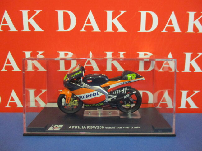 Die cast 1/24 Modellino Moto GP Aprilia RSW250 Sebastian Porto 2004 - immagine 4