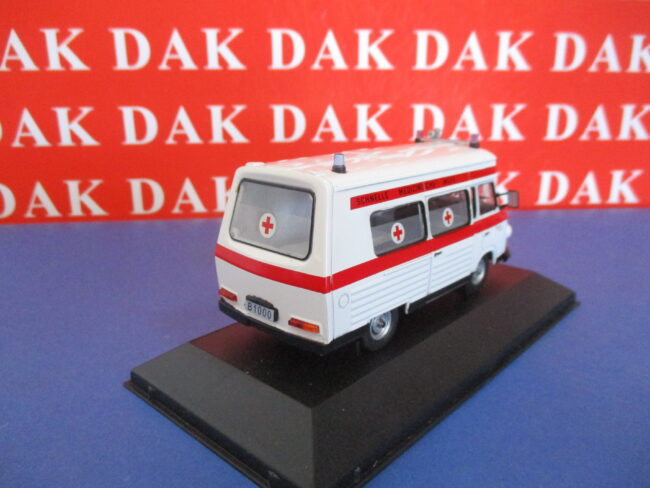 Die cast 1/43 Modellino Furgone Ambulanza Ambulance Barkas B1000 1965 - immagine 5