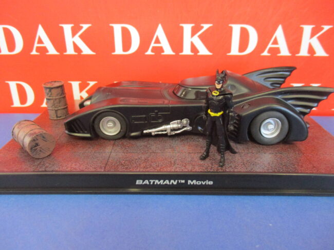 Die cast 1/43 Modellino Auto Diorama Batman con Batmobile