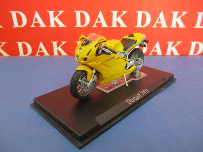 Die cast 1/24 Modellino Moto Ducati 749 - immagine 2