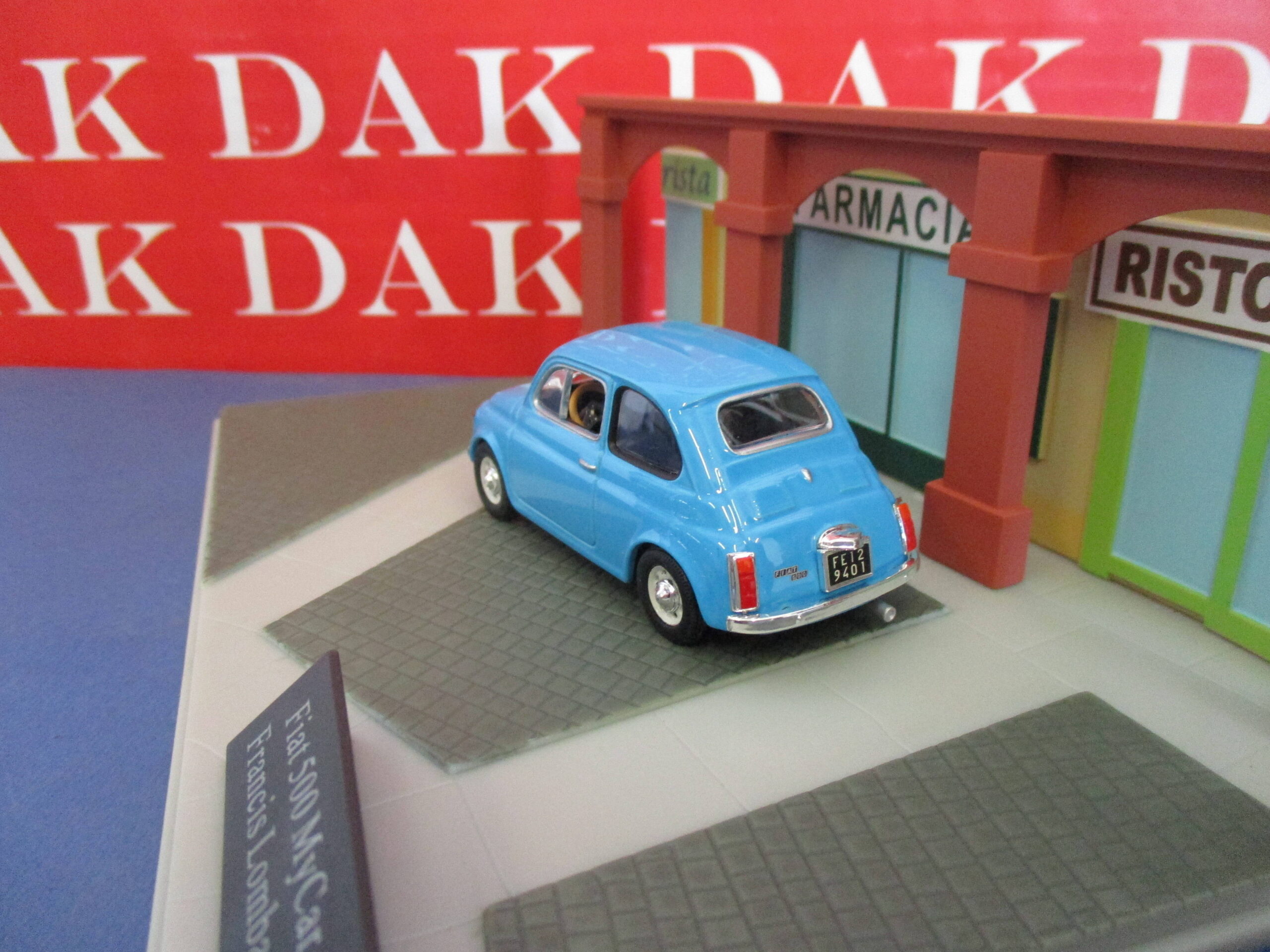 Die cast 1/43 Modellino Auto Diorama Fiat 500 MyCar Francis Lombardi Blu