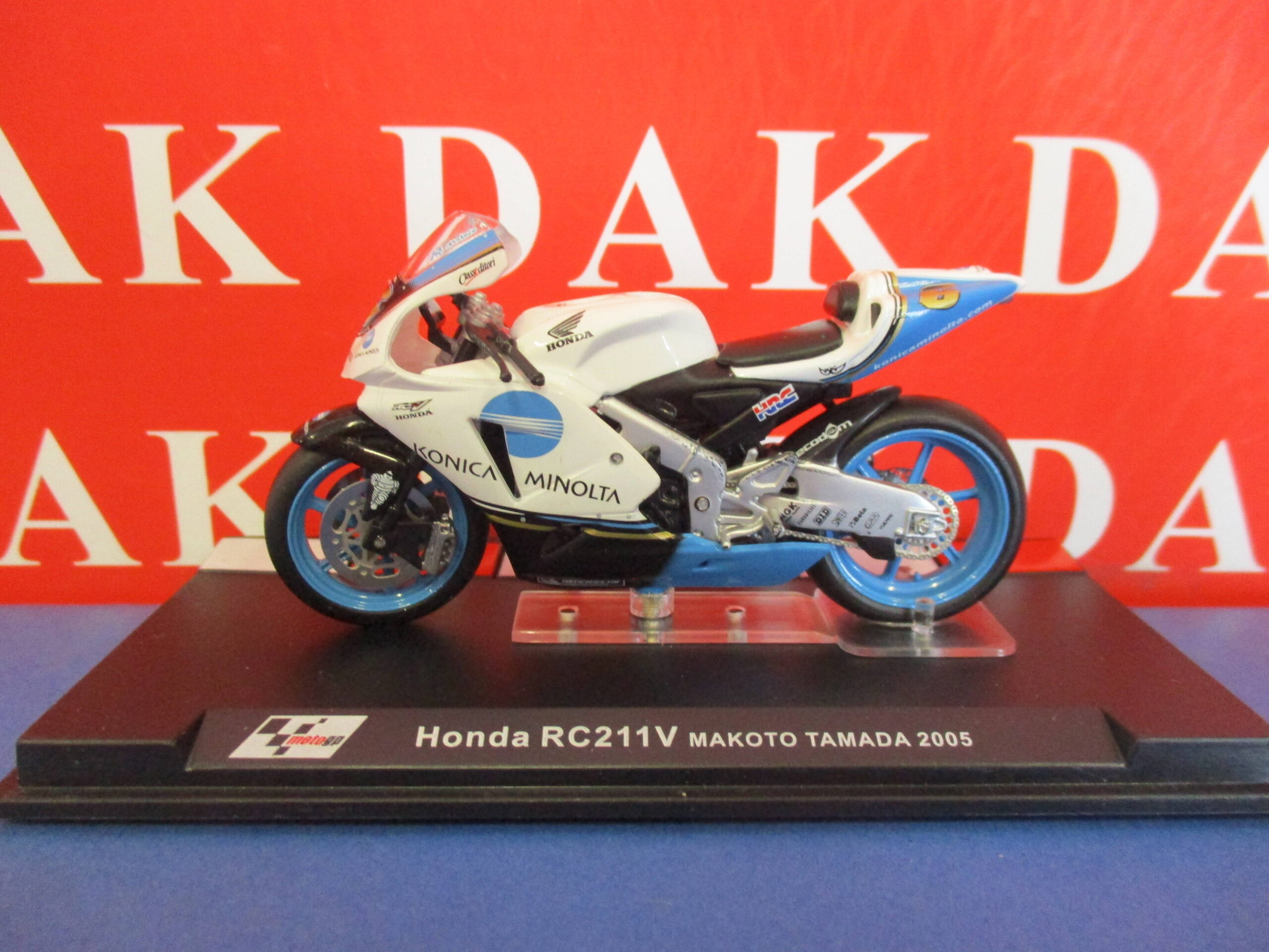 Die cast 1/24 Modellino Moto GP Honda RC211V Makoto Tamada 2005