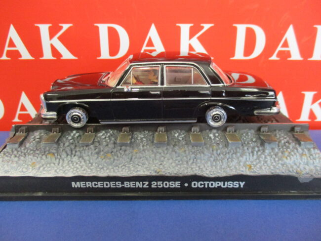 Die cast 1/43 Modellino Auto 007 James Bond Mercedes 250SE Octopussy - immagine 2