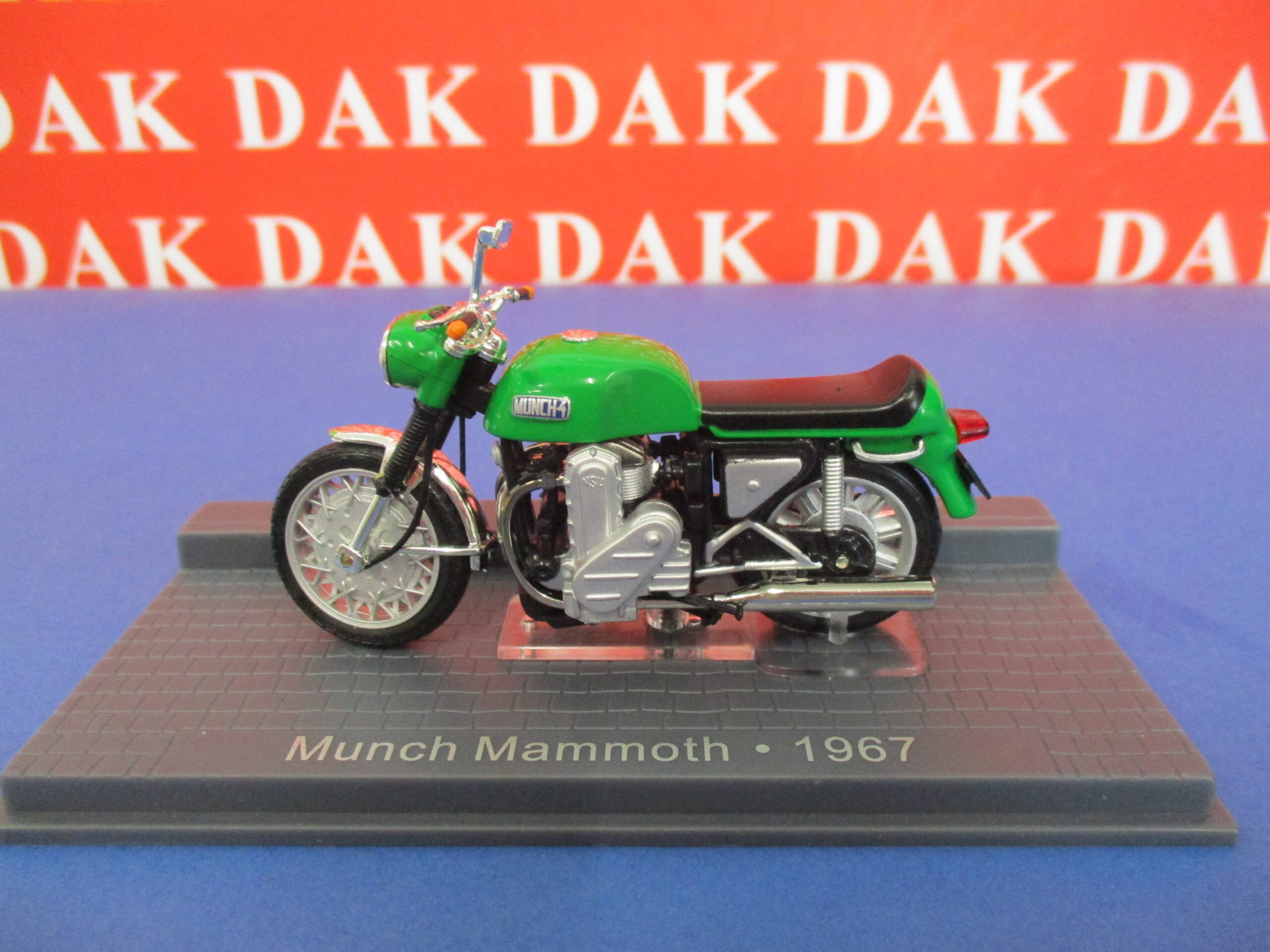 Modellino Moto Guzzi V 7 Sport 1:24