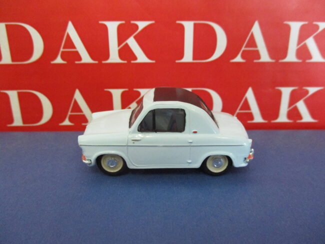 Die cast 1/43 Modellino Auto Piaggio Vespa 400 - immagine 2