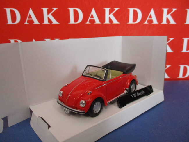 Die cast 1/43 Modellino Auto Volkswagen Maggiolino Cabrio rosso by Cararama - immagine 2