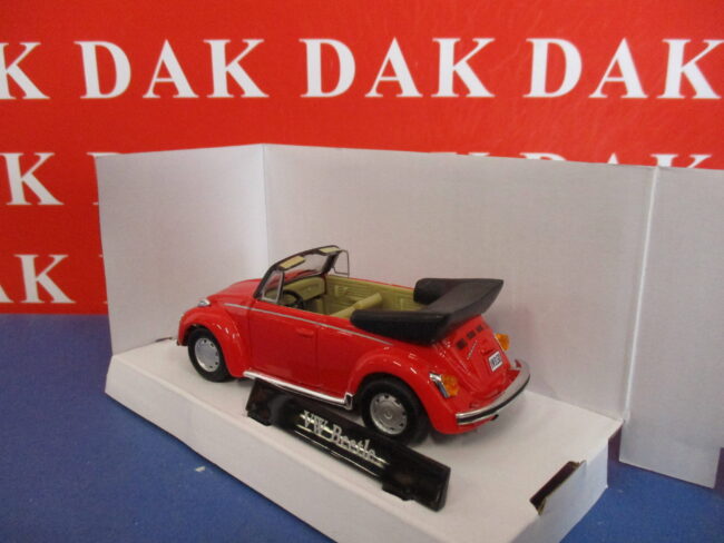 Die cast 1/43 Modellino Auto Volkswagen Maggiolino Cabrio rosso by Cararama - immagine 3