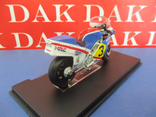 Die cast 1/24 Modellino Moto GP Honda NS500 Freddie Spencer 1983 - immagine 3