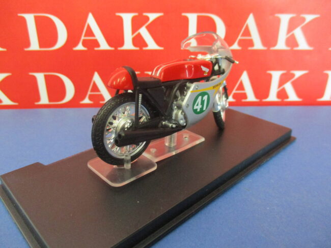 Die cast 1/24 Modellino Moto GP Honda RC 162 Mike Hailwood 1961 - immagine 3