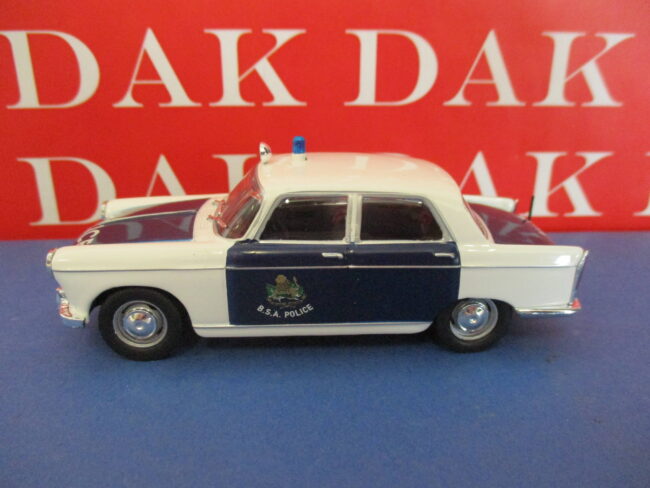 Die cast 1/43 Modellino Auto Polizia Police B.S.A Peugeot 404