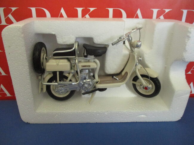 Die cast 1/12 Modellino Motorino Scooter Lambretta 125D by New Ray