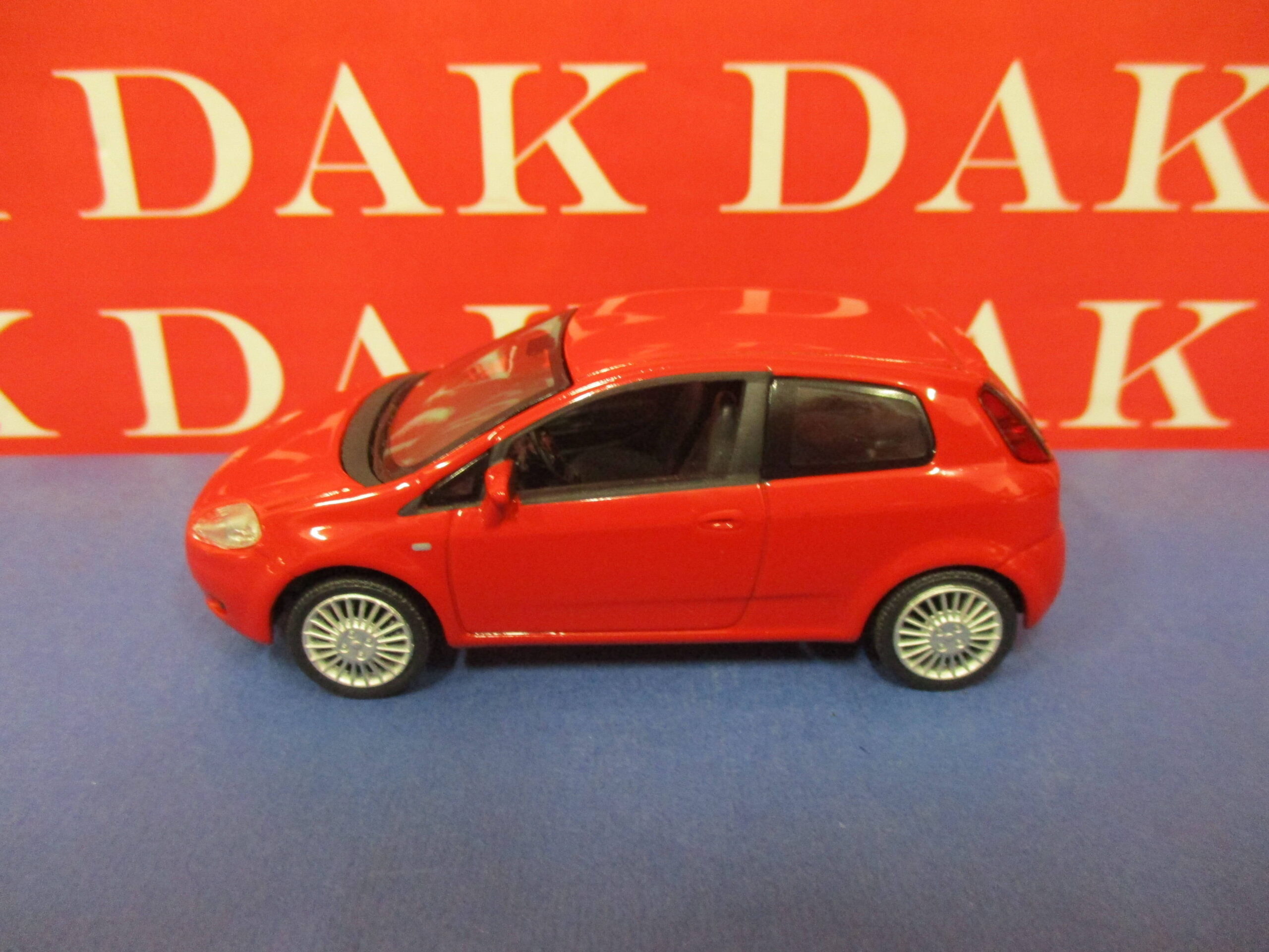 Die cast 1/43 Modellino Auto Fiat Grande Punto Rossa by Norev