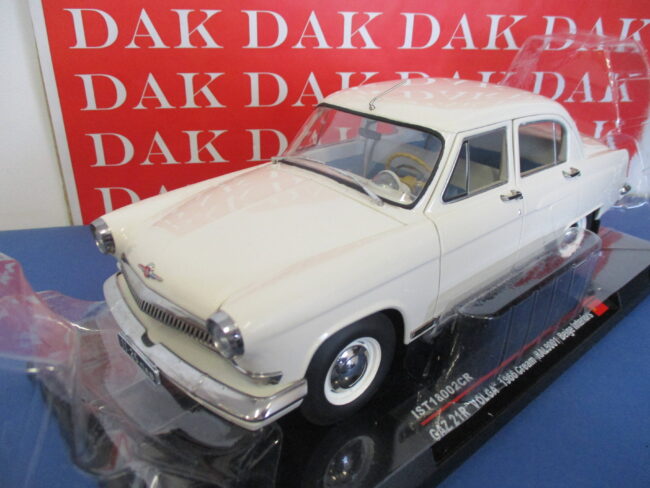 Die cast 1/18 Modellino Auto Gaz 21R Volga 1966 Cream by Ist - immagine 2