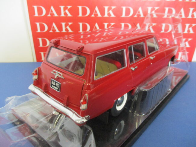 Die cast 1/18 Modellino Auto Gaz 22V Volga (M22) Rubin Red 1967 by Ist - immagine 3