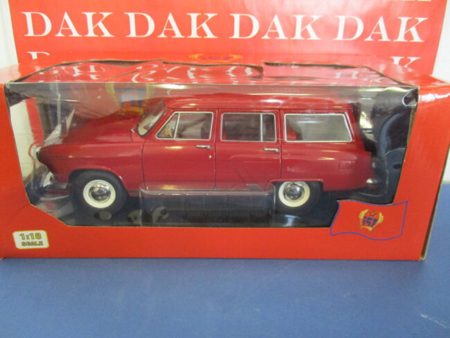 Die cast 1/18 Modellino Auto Gaz 22V Volga (M22) Rubin Red 1967 by Ist - immagine 4