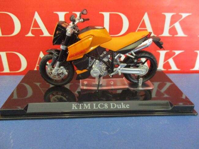 Die cast 1/24 Modellino Moto KTM LC8 Duke